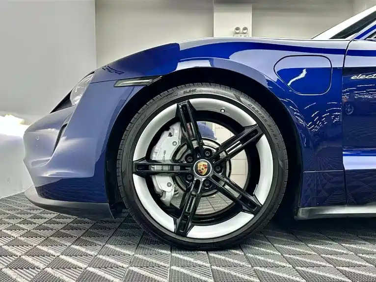 Porsche Taycan 2021 — фото 8