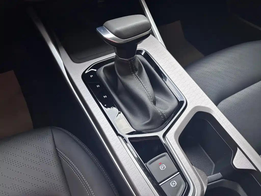 Geely Emgrand 2022 — фото 15