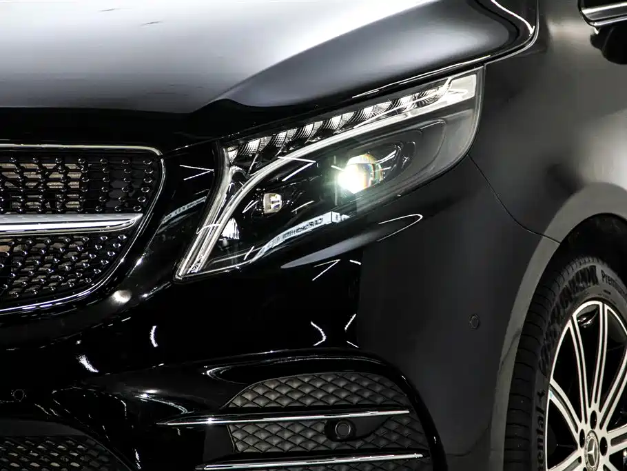 Mercedes-Benz V-Class 2023 — фото 9
