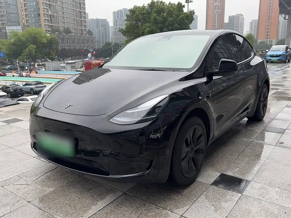 Tesla Model Y 2023 — фото 1