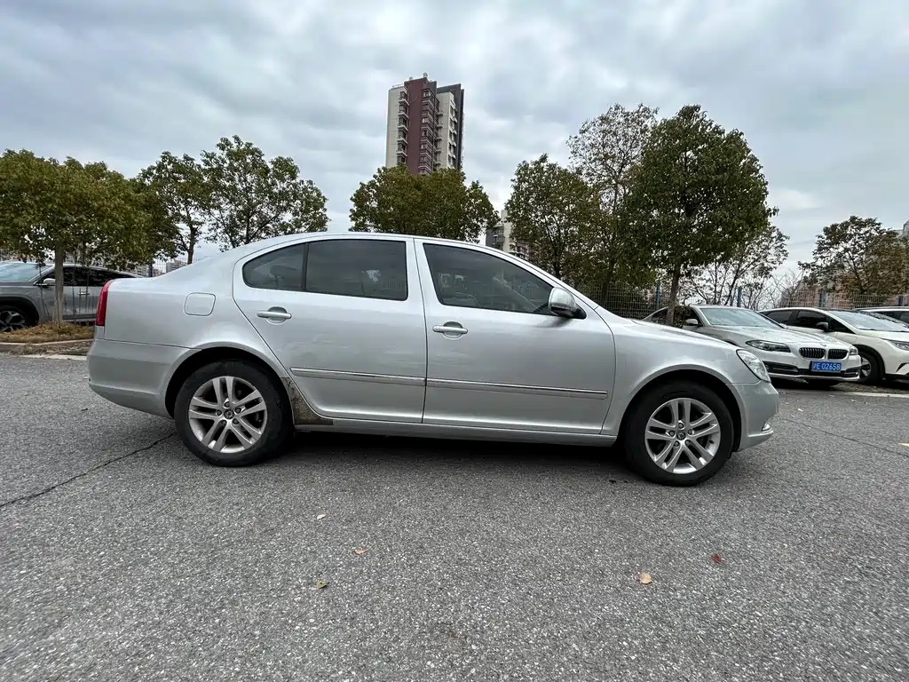 Skoda Octavia 2013 — фото 13