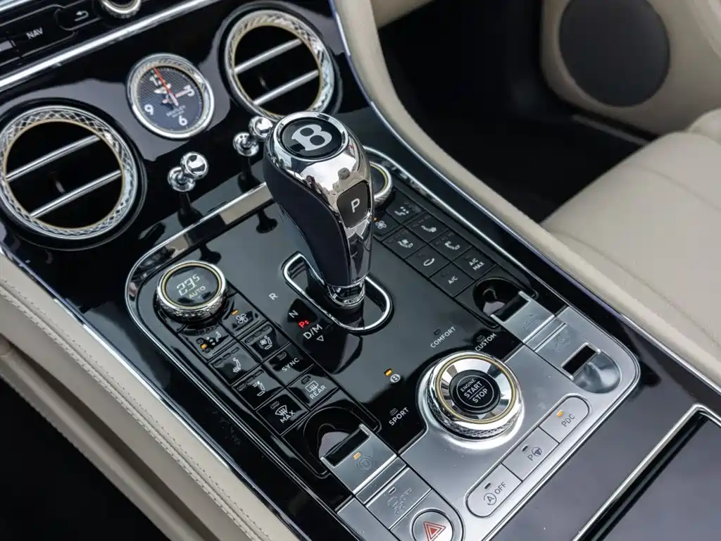 Bentley Continental 2021 — фото 14