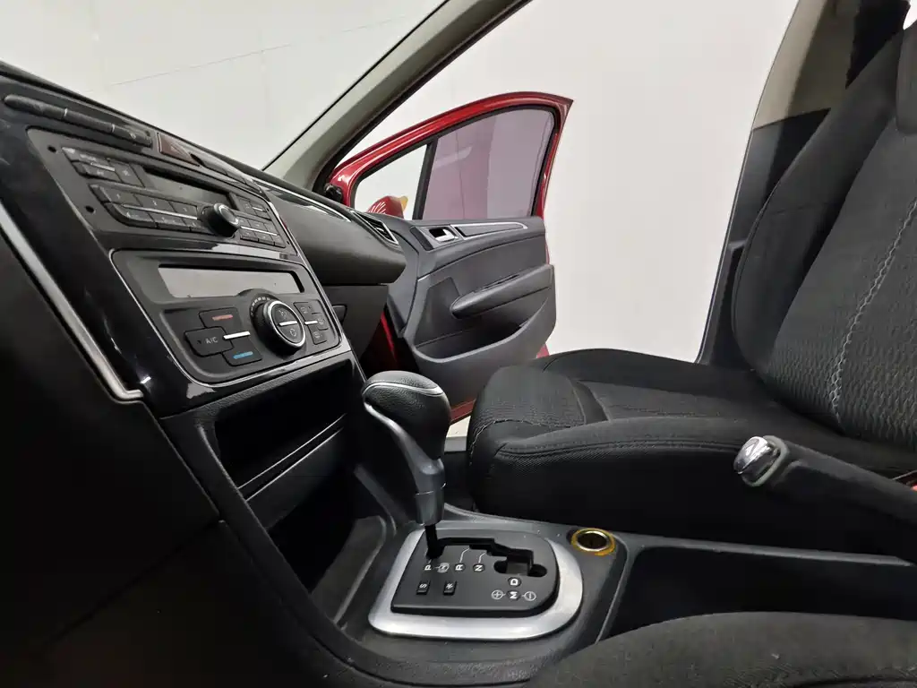 Peugeot 308 2015 — фото 11