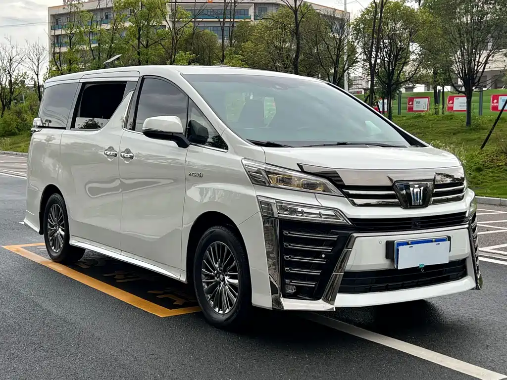 Toyota Vellfire 2023 — фото 3