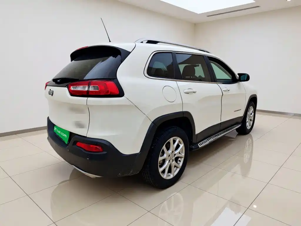 Jeep Cherokee 2017 — фото 6