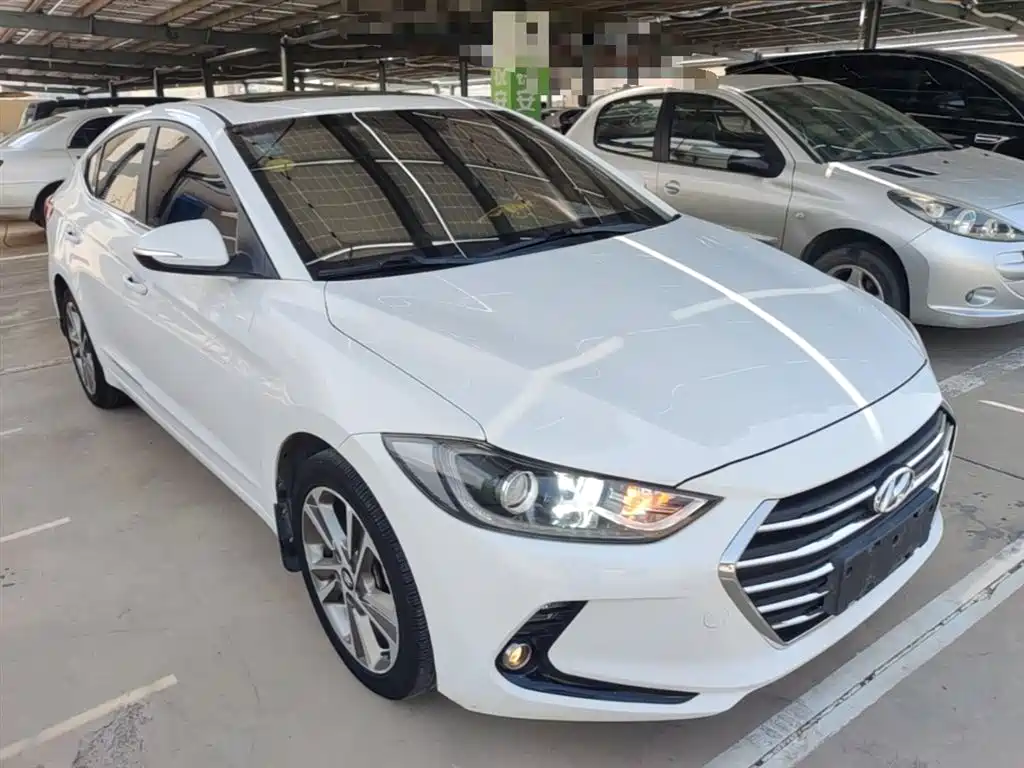 Hyundai Elantra 2016 — фото 4