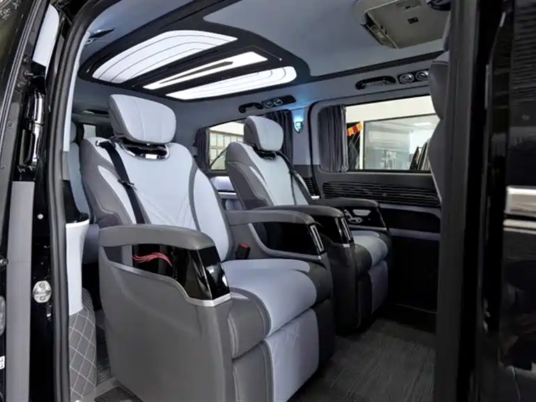 Mercedes-Benz Vito 2023 — фото 6