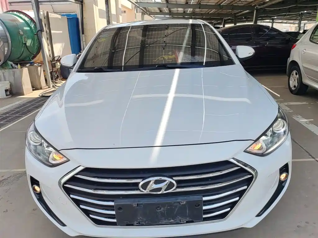 Hyundai Elantra 2016 — фото 3
