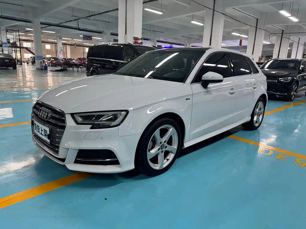 Audi A3 2020 — фото 1
