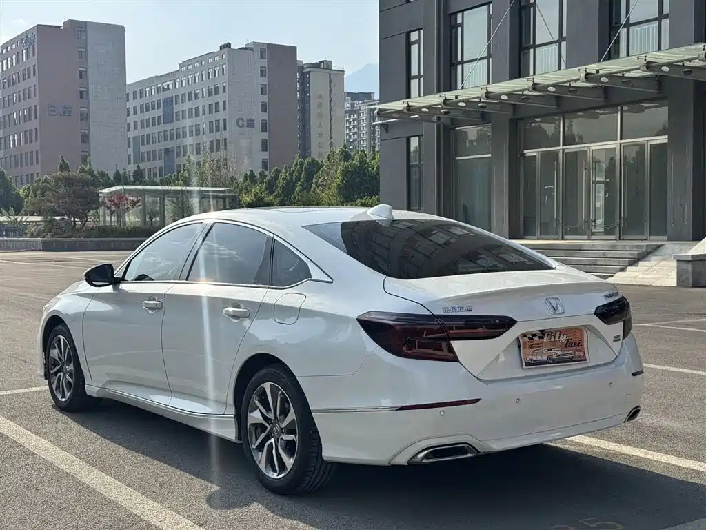 Honda Inspire 2021 — фото 4