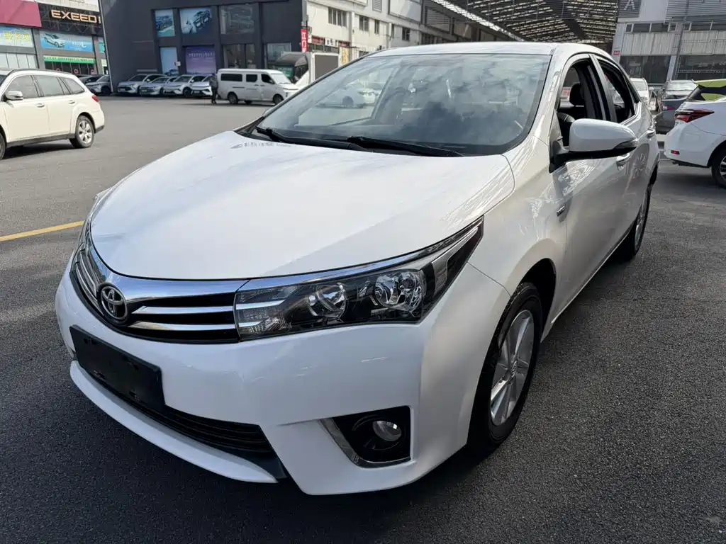Toyota Corolla 2016 — фото 1