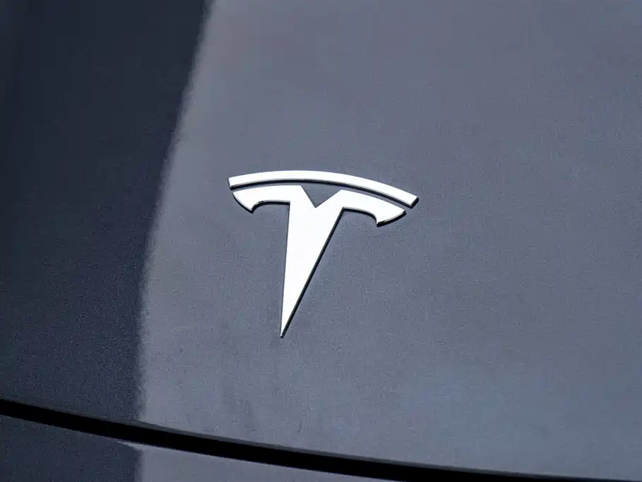 Tesla Model Y 2024 — фото 11