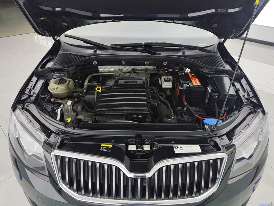 Skoda Octavia 2015 — фото 10