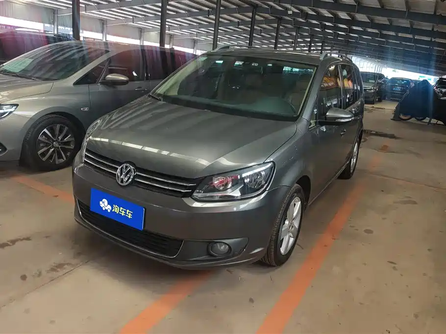 Volkswagen Touran 2015 — фото 1