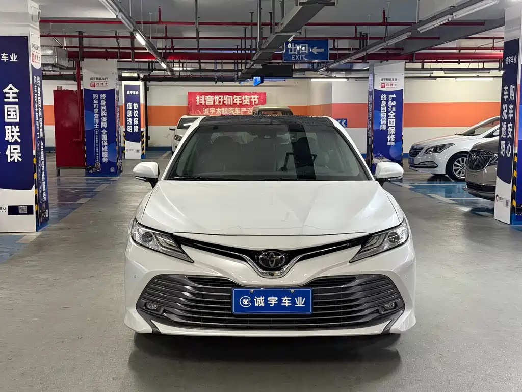 Toyota Camry 2020 — фото 2