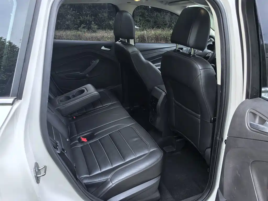 Ford Kuga 2017 — фото 10
