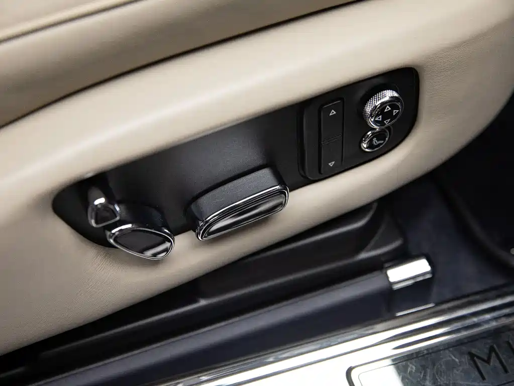 Bentley Mulsanne 2018 — фото 26