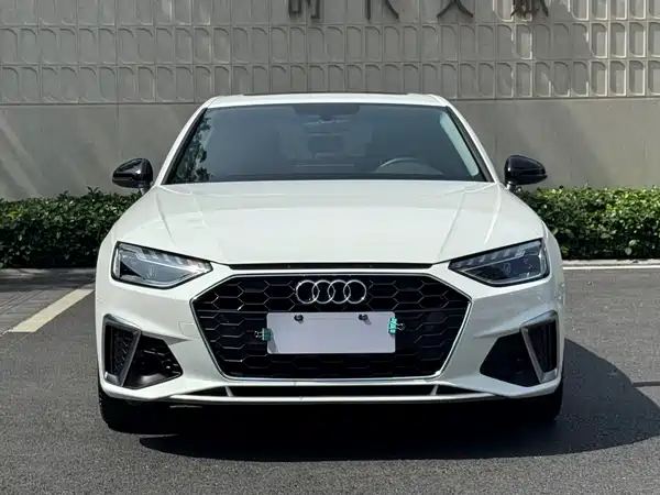 Audi A4L 2020