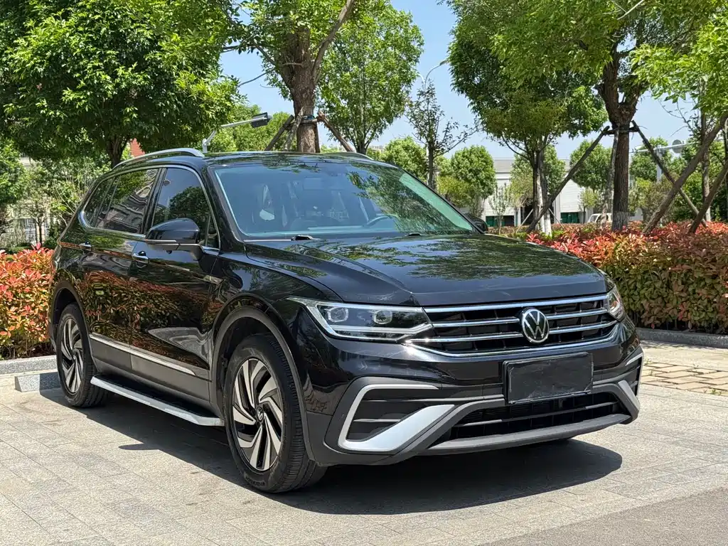Volkswagen Tiguan L 2023 — фото 3