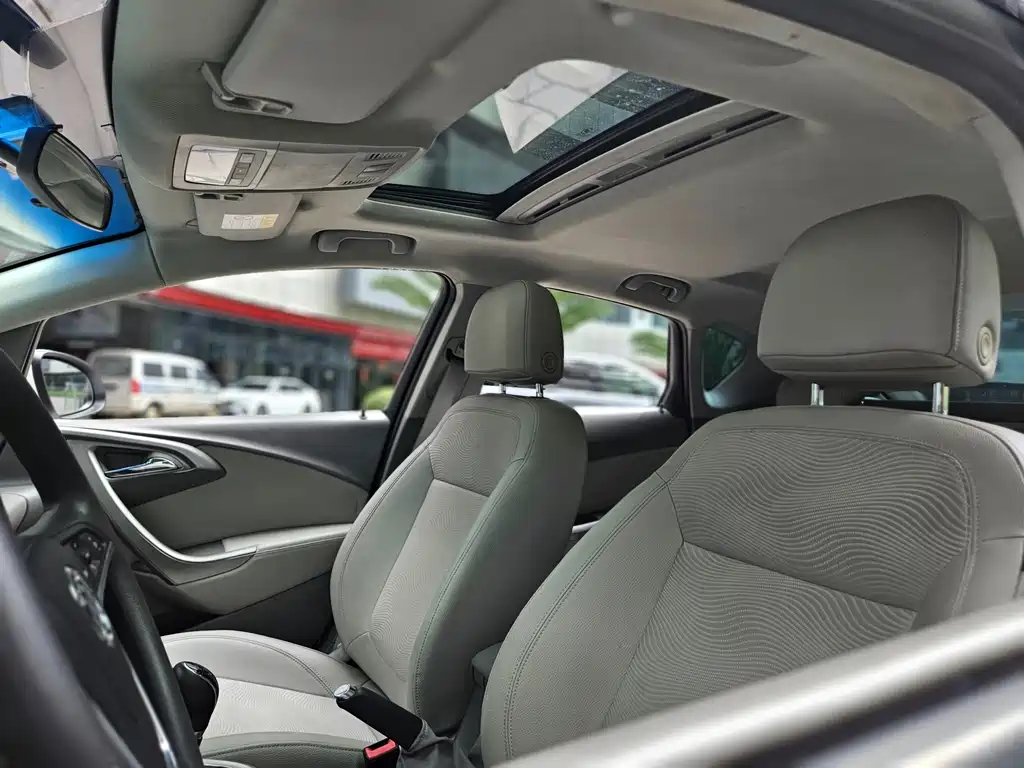 Buick Excelle 2014 — фото 16