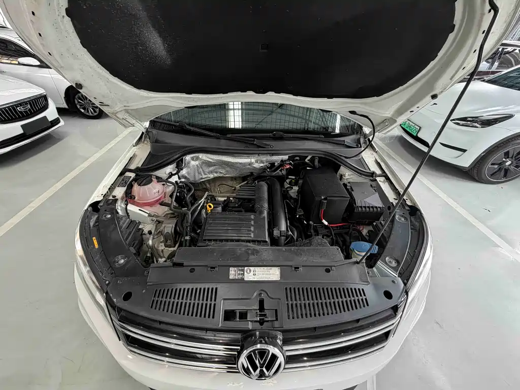 Volkswagen Tiguan 2016 — фото 26