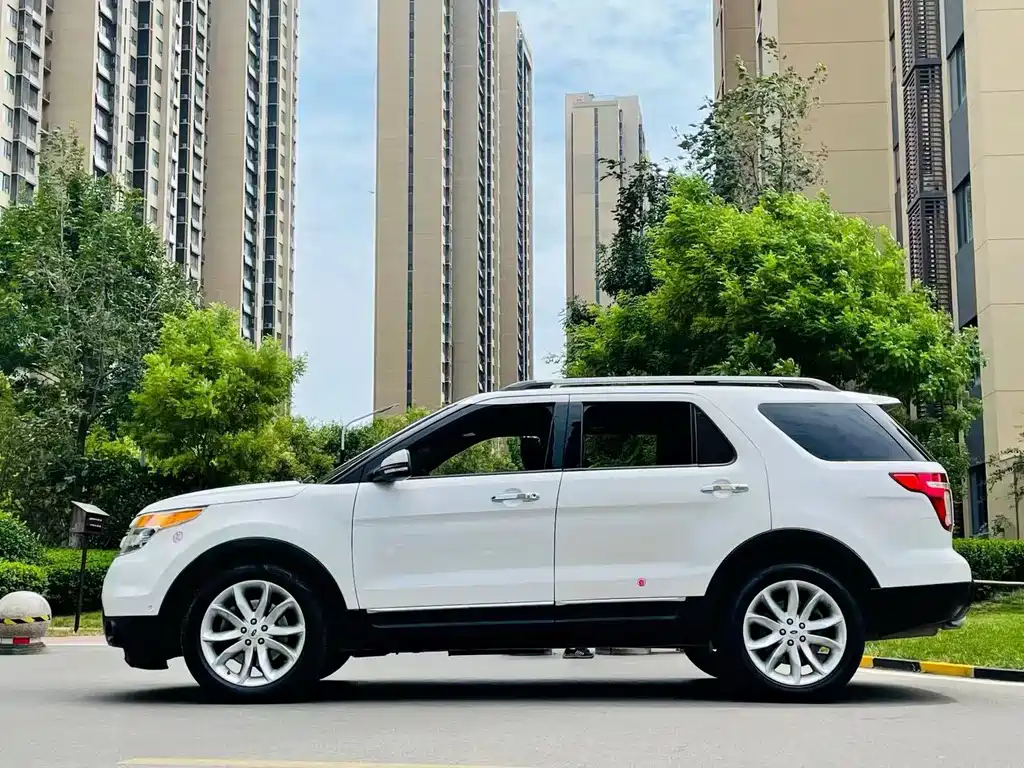 Ford Explorer 2015 — фото 4