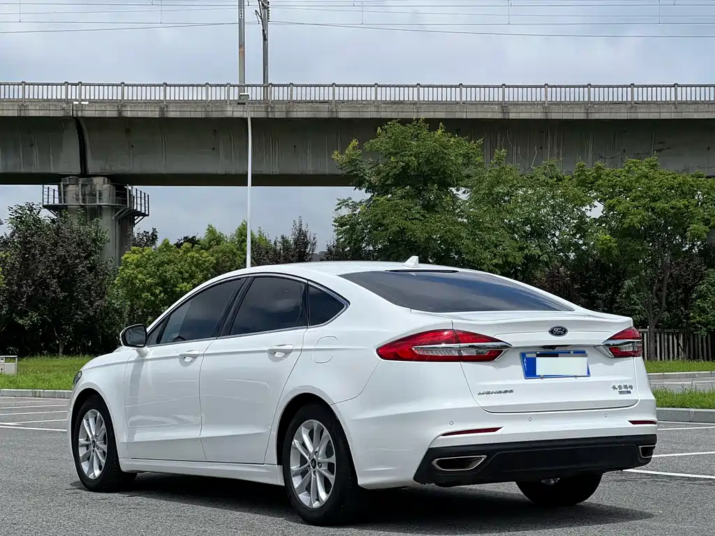 Ford Mondeo 2020 — фото 7