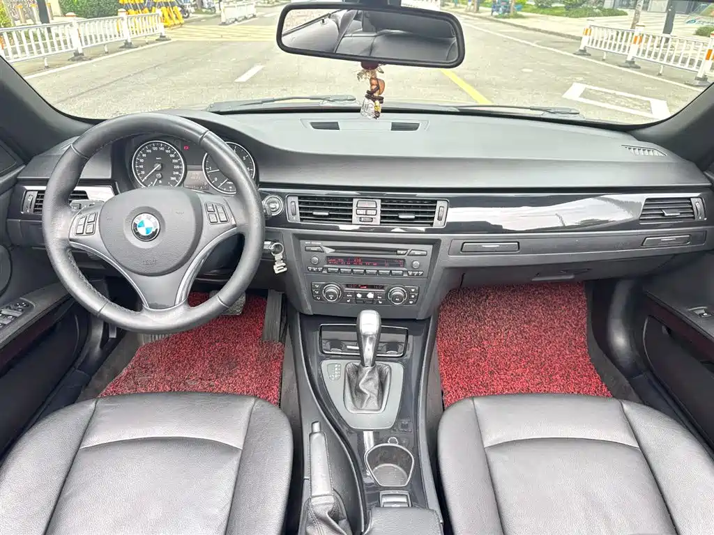 BMW 3 Series 2010 — фото 9