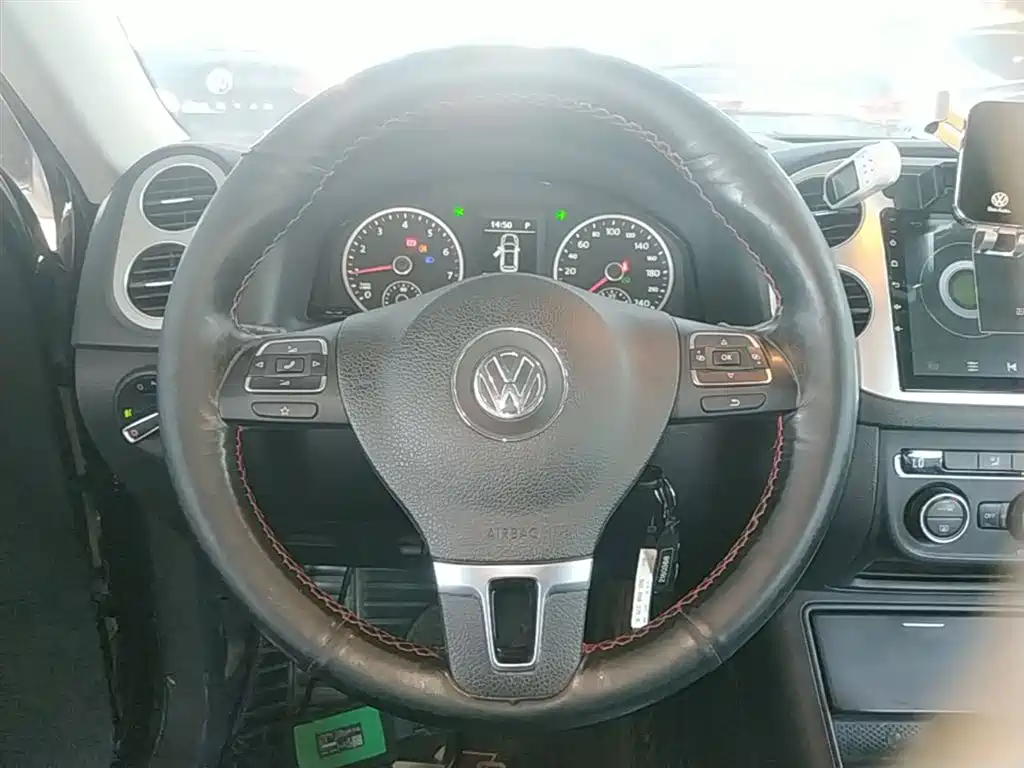 Volkswagen Tiguan 2016 — фото 11