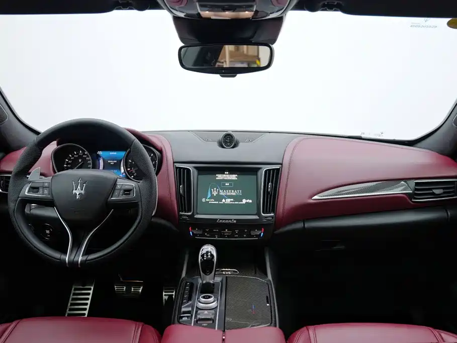 Maserati Levante 2017 — фото 9