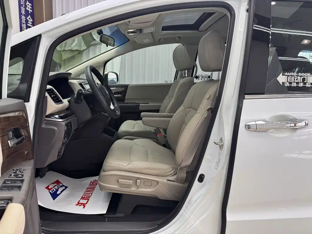 Honda Odyssey 2017 — фото 11