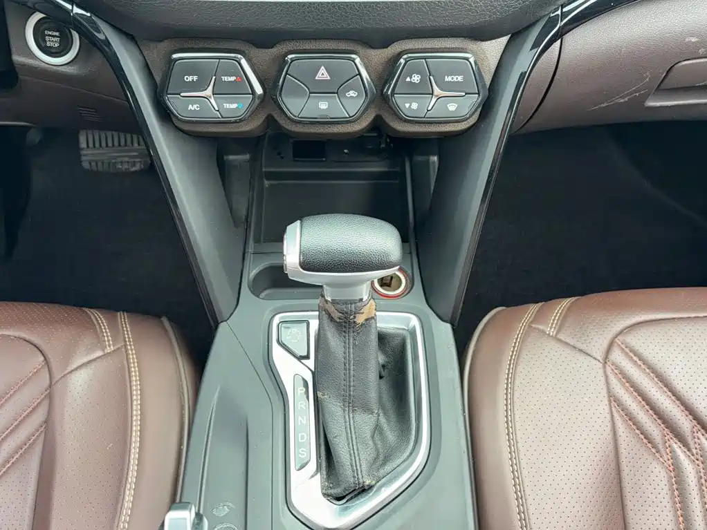 GAC Motor Trumpchi GS4 2016 — фото 11