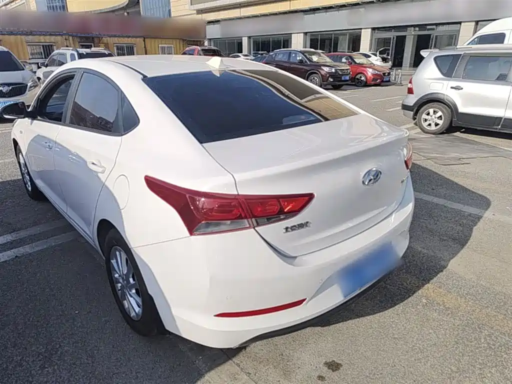 Hyundai Verna 2018 — фото 5