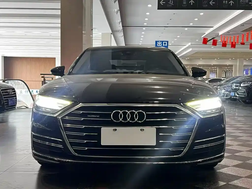 Audi A8 2021 — фото 2
