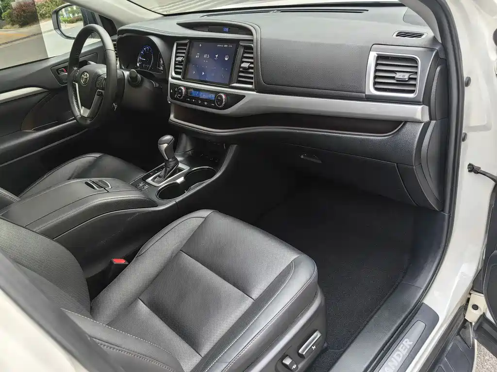 Toyota Highlander 2020 — фото 10