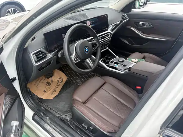 BMW i3 2024