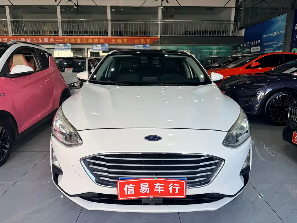 Ford Focus 2018 — фото 2