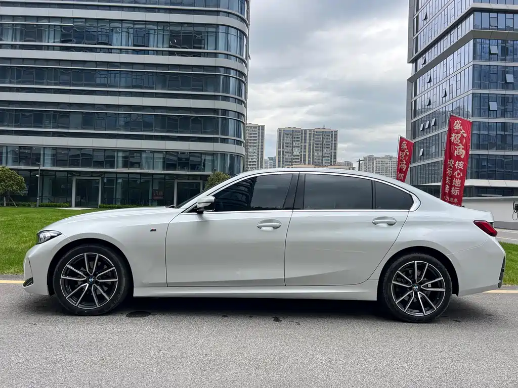 BMW 3 Series 2023