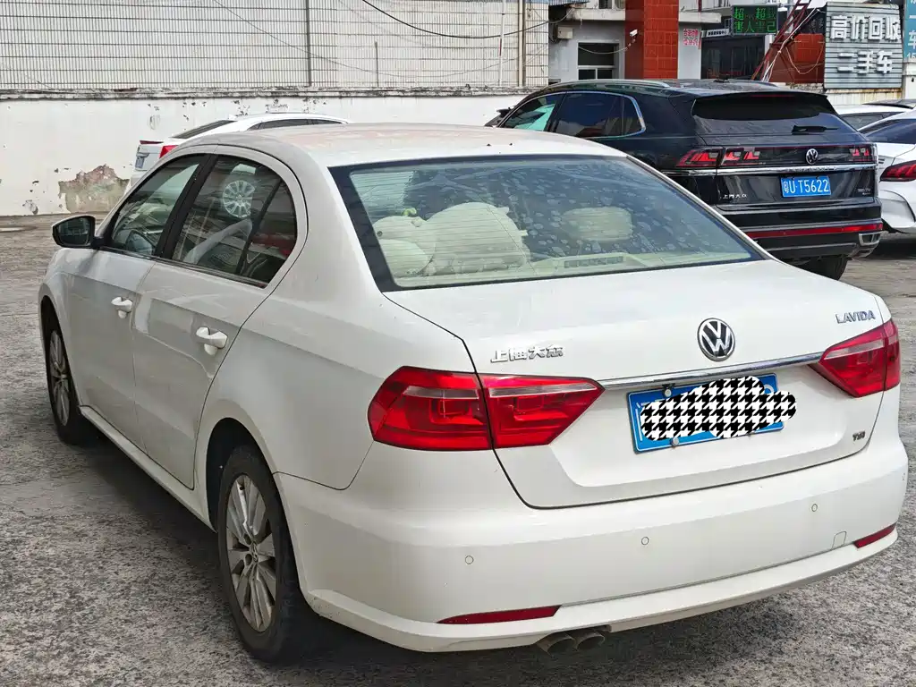 Volkswagen Lavida 2015