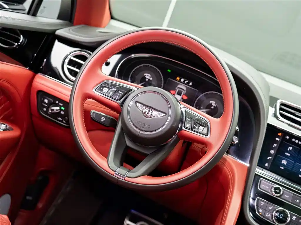 Bentley Bentayga 2022 — фото 15