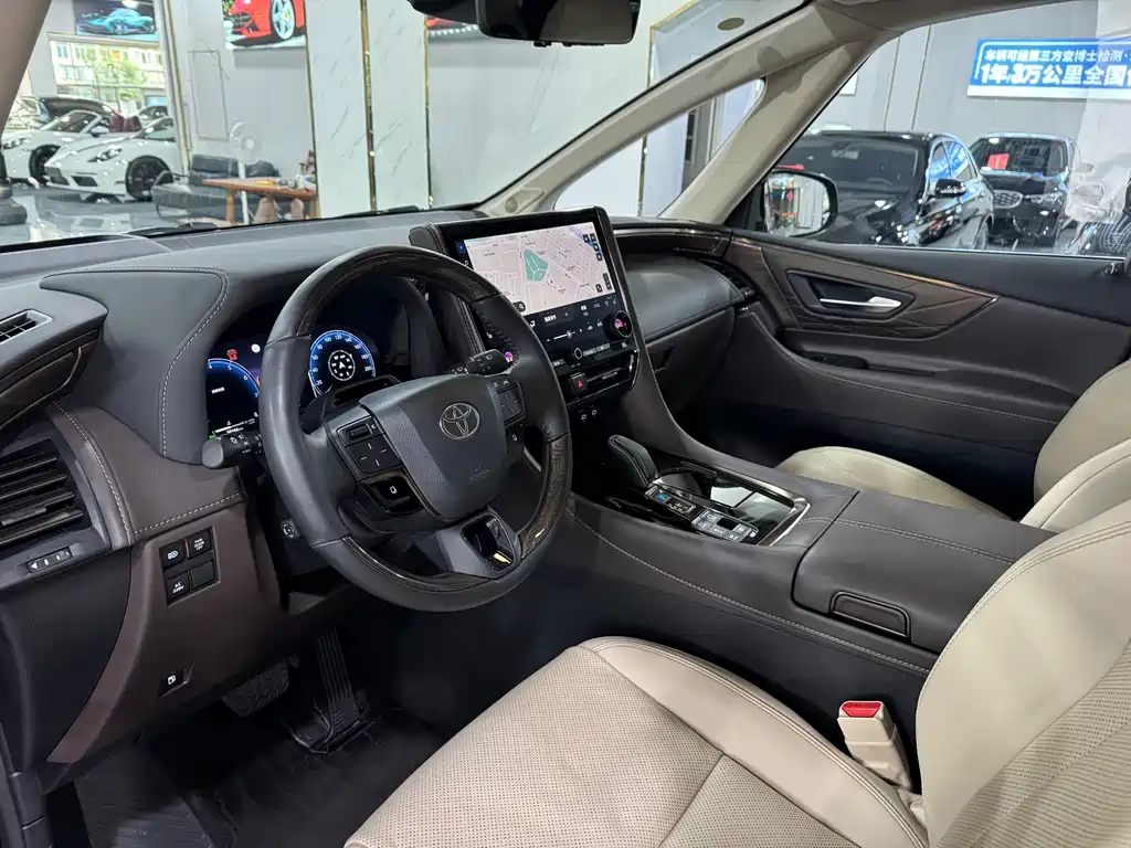 Toyota Alphard 2024 — фото 4