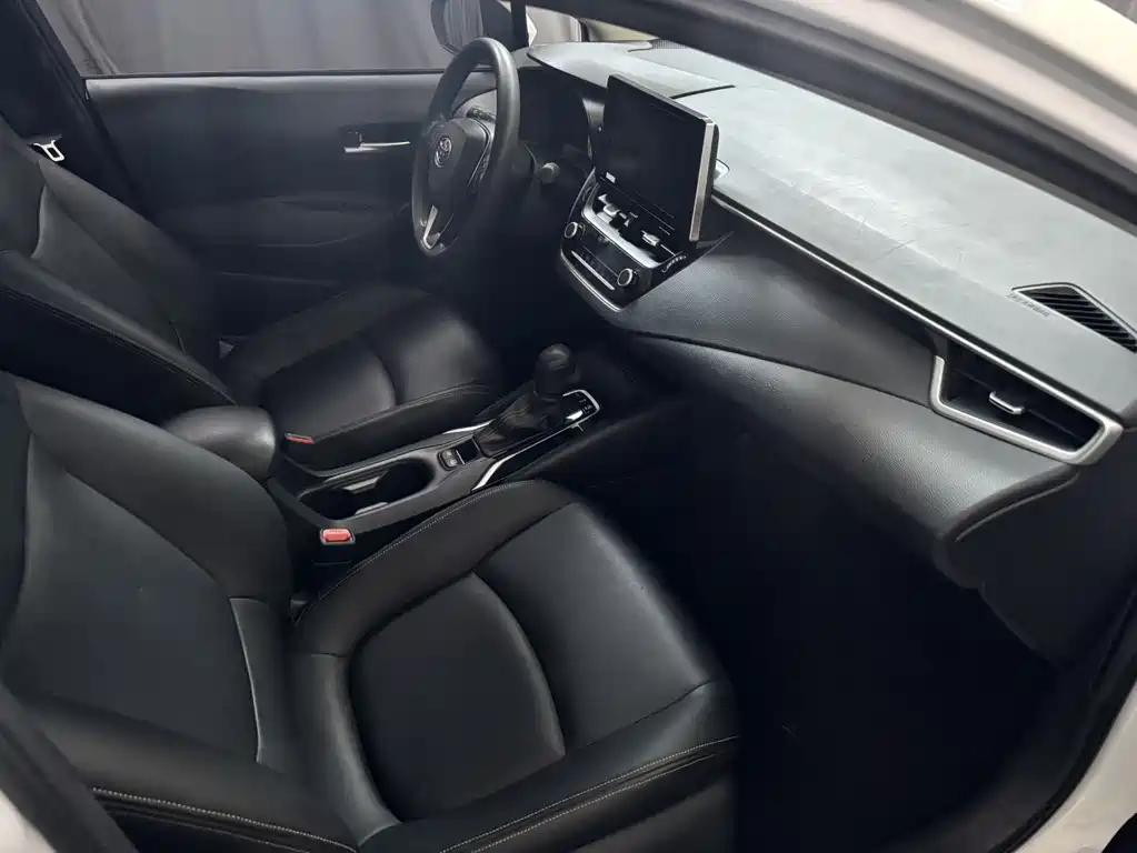 Toyota Corolla 2022 — фото 10