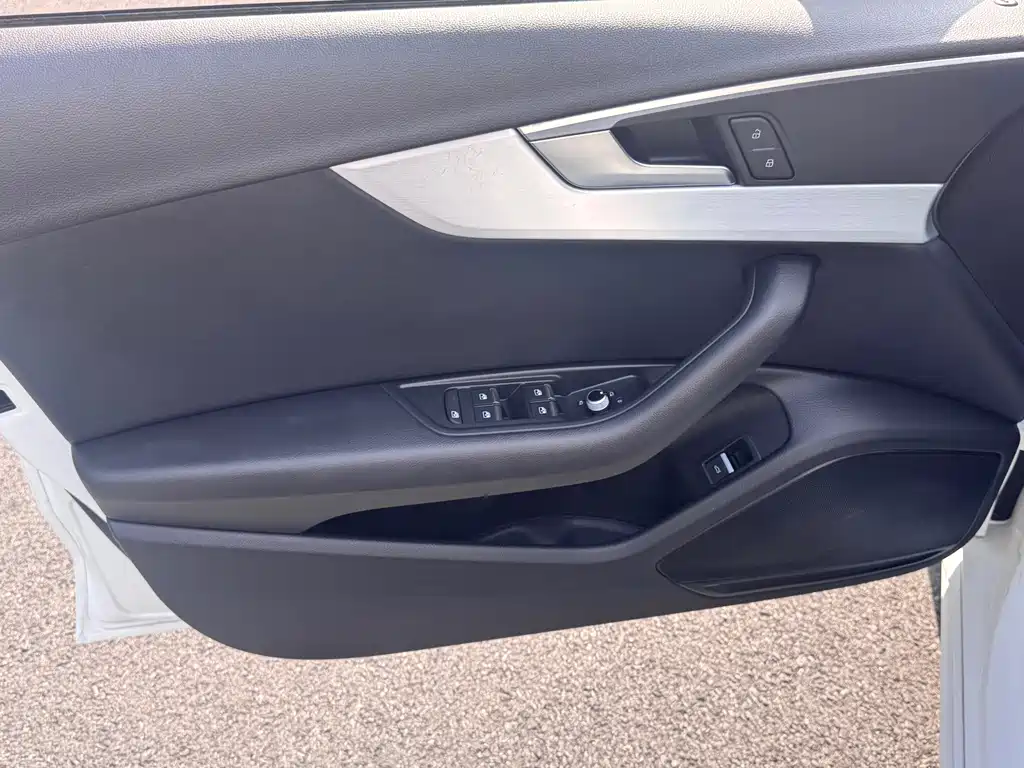 Audi A4L 2020