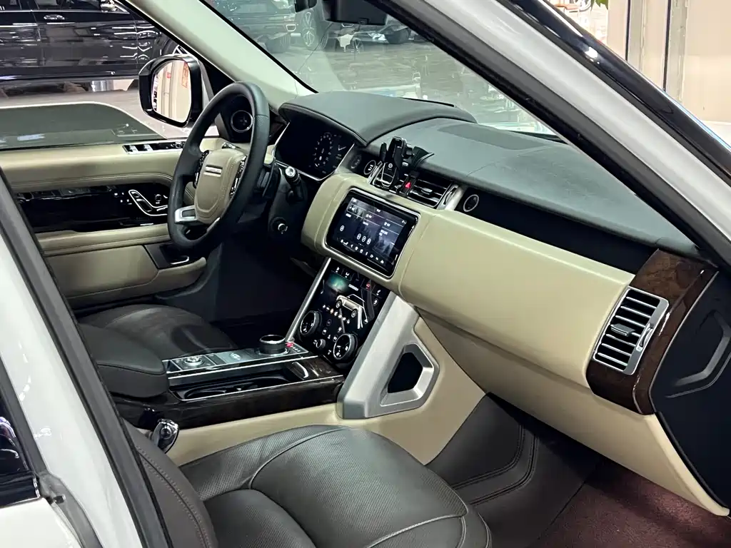 Land Rover Range Rover 2021 — фото 12