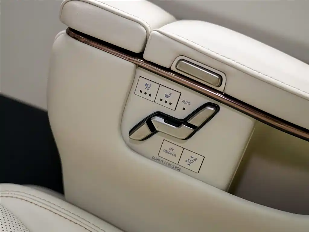 Lexus LM 2024 — фото 13