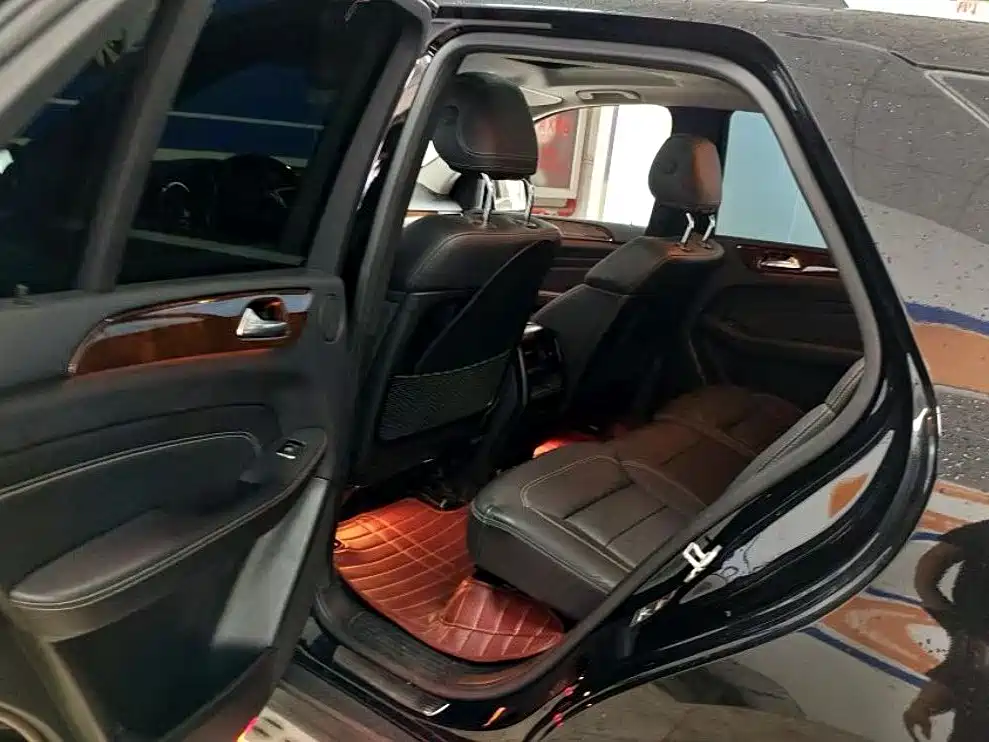 Mercedes-Benz M-Class 2015