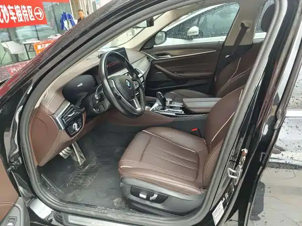 BMW 5 Series 2022