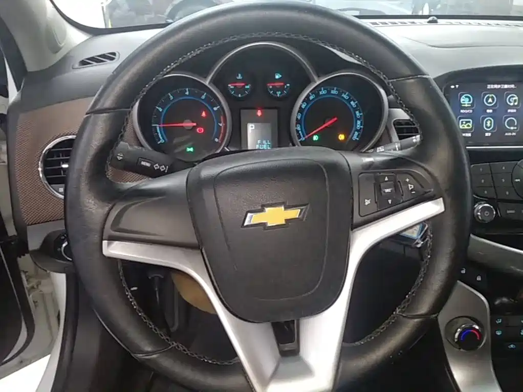Chevrolet Cruze 2015 — фото 11