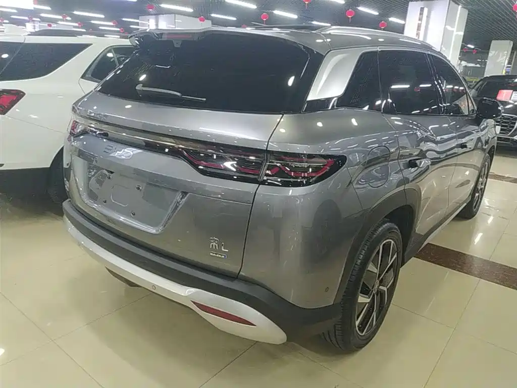 BYD L DM-i 2025 — фото 7