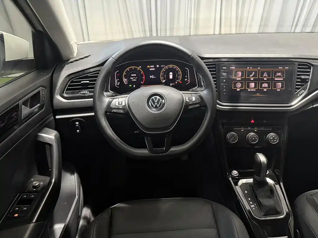 Volkswagen T-Roc 2022 — фото 15